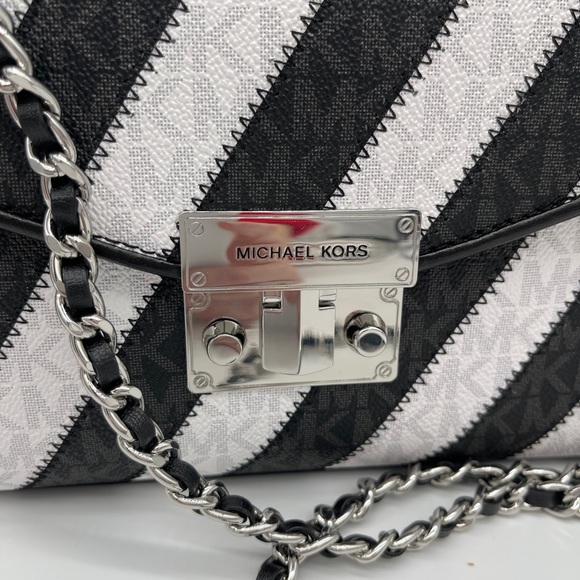 Michael Kors Rose MD Flap Shoulder Bag Bla… - Picture 12 of 13